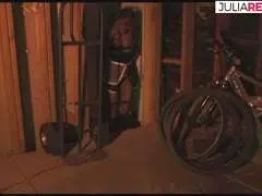 Ebony Sub Girl ist hart im nehmen
