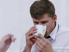 Geil die schlanke Göre vorm Ficken geleckt