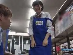 In der Bücherei das Asialuder gebumst